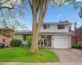 40 Keats Crescent, Wellington, ON , MLS #X12486016 , Image - 1