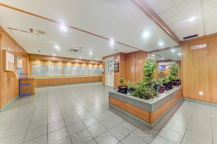 410 Mclevin Avenue, Toronto, ON, Malvern