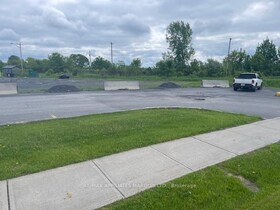 700 Brookdale Avenue S, Stormont, Dund, ON , MLS #X12185064 , Image - 1