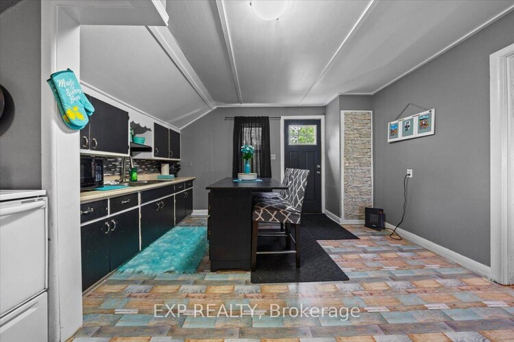 18 Delhi Street, Brockville, ON, 810 - Brockville