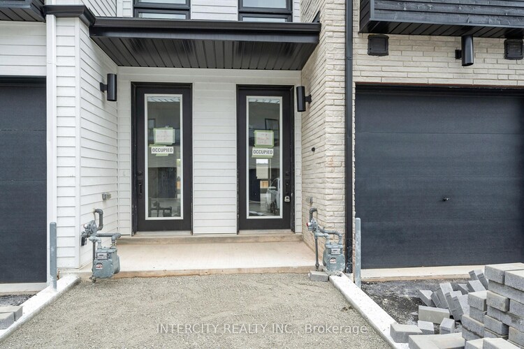 138 EAST Street, Oakville, ON, 1001 - BR Bronte