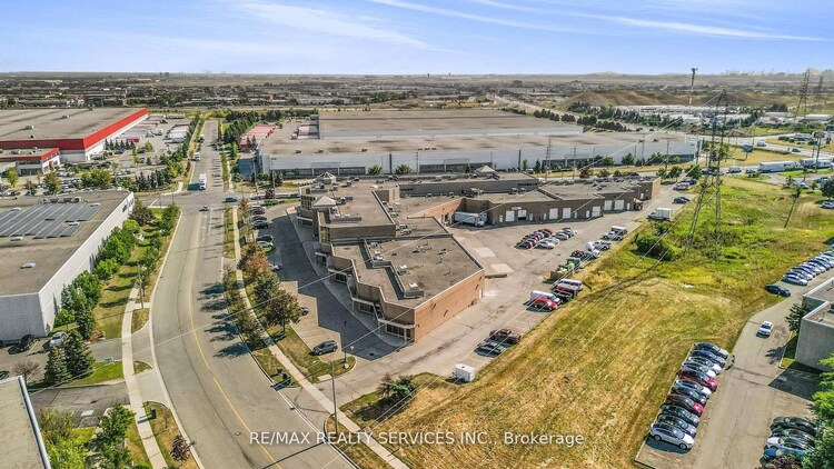 6660 Kennedy Road, Mississauga, ON, Gateway