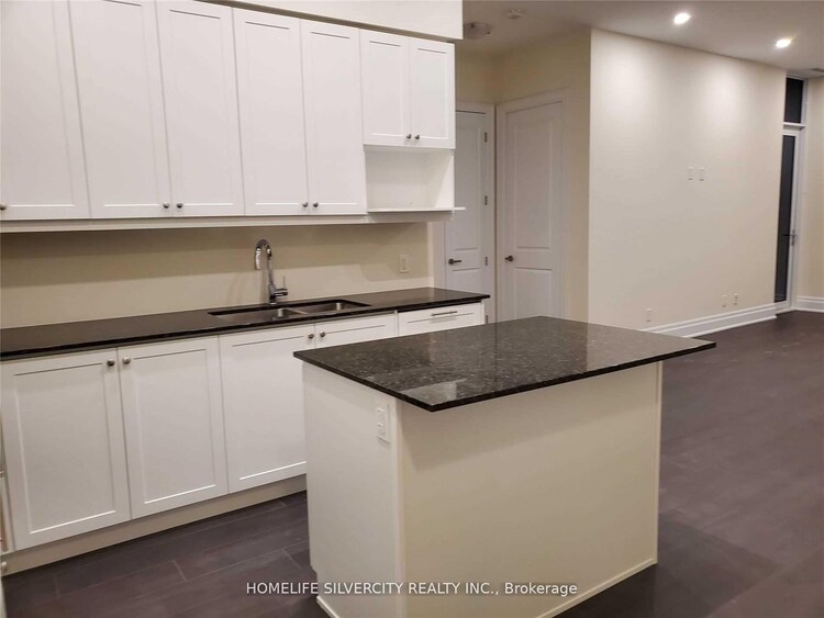 9075 Jane Street, Vaughan, ON, Concord