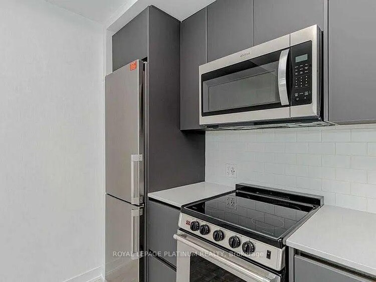 251 Manitoba Street S, Toronto, ON, Mimico