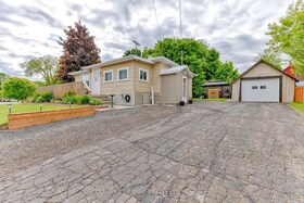 16 Dixon Street, Renfrew, ON , MLS #X12188299 , Image - 1