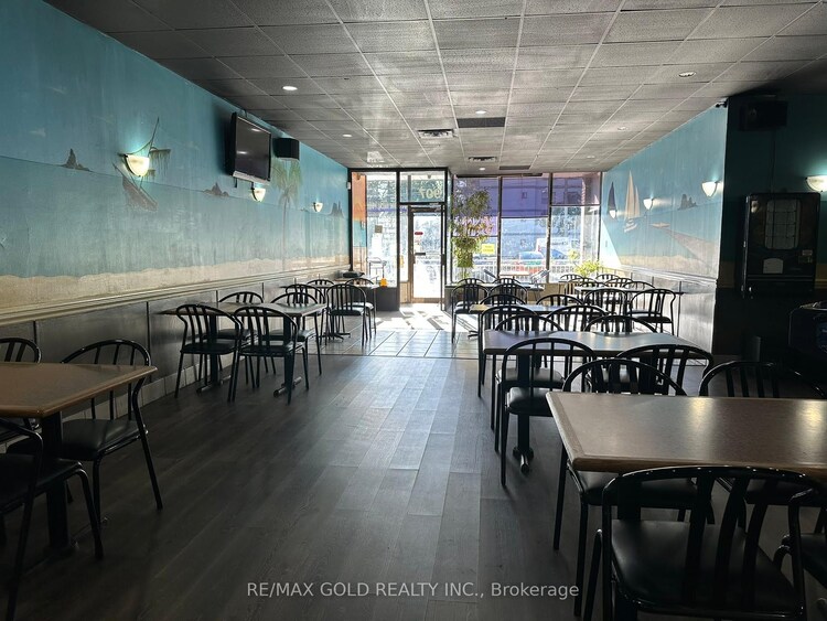 907 Jane Street, Toronto, ON, Rockcliffe-Smythe