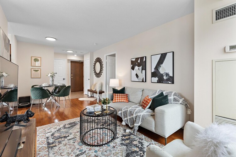 7 Michael Power Place, Toronto, ON, Islington-City Centre West