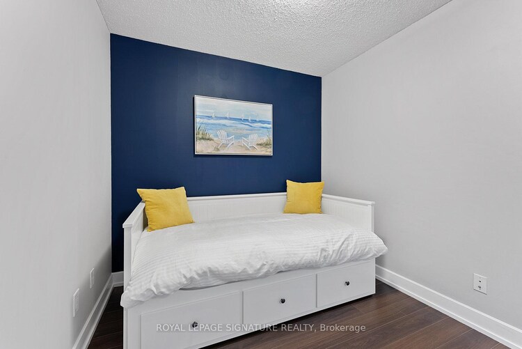 6 Eva Road, Toronto, ON, Etobicoke West Mall