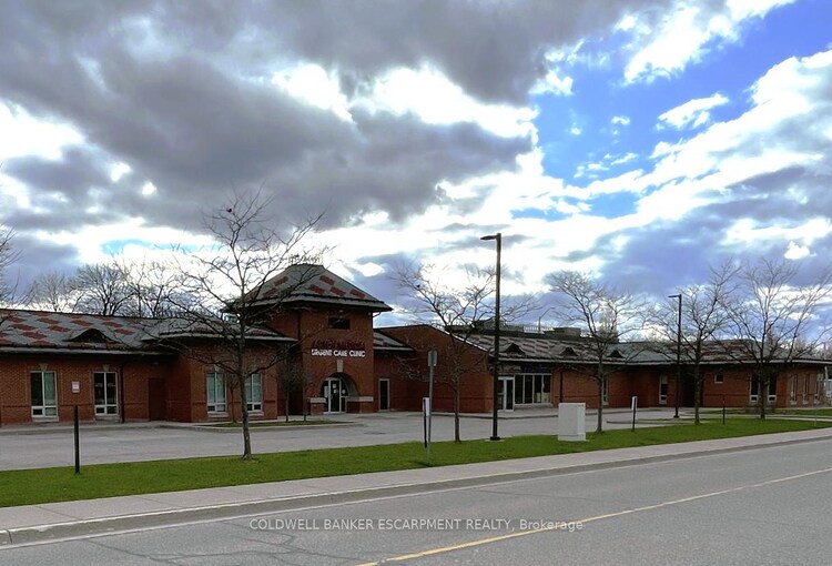 10 Eastern Avenue, Halton Hills, ON, 1045 - AC Acton