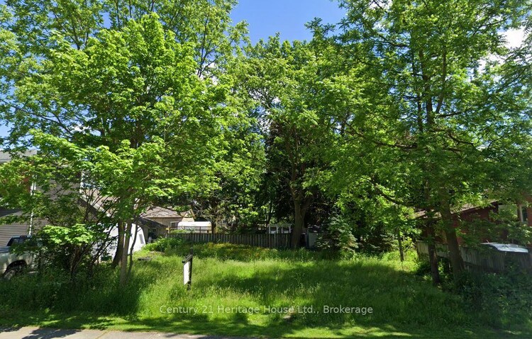 240 Cumberland Street, Minto, ON, Palmerston