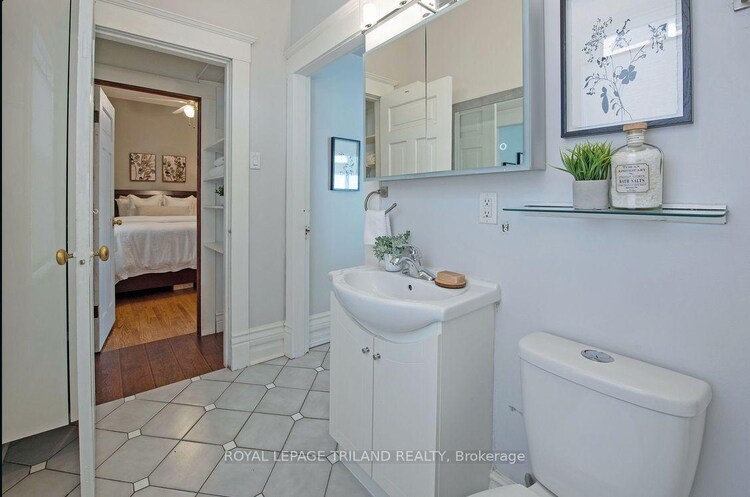 16 Woodward Avenue, London North, ON, North N