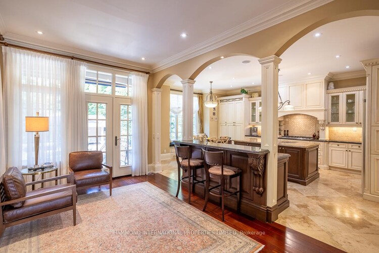 1 Ridgecross Road, Toronto, ON, Edenbridge-Humber Valley