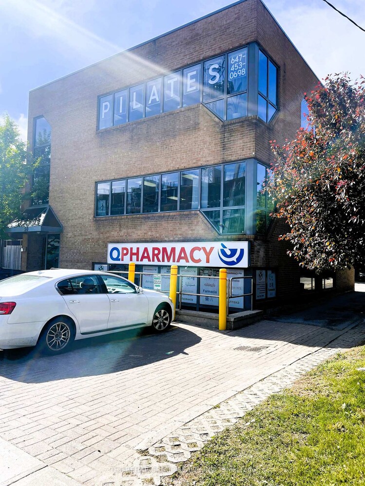 50 Sheppard Avenue W, Toronto, ON, Lansing-Westgate