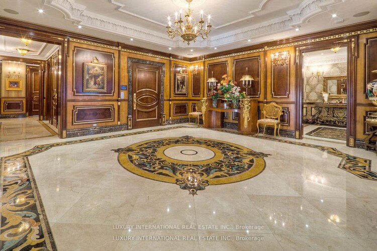 118 Yorkville Avenue, Toronto, ON, Annex