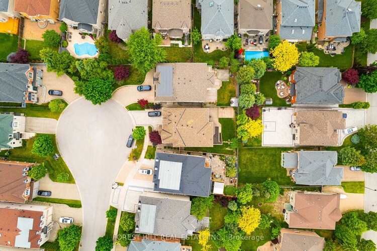 27 Ormsby Court, Richmond Hill, ON, Bayview Hill