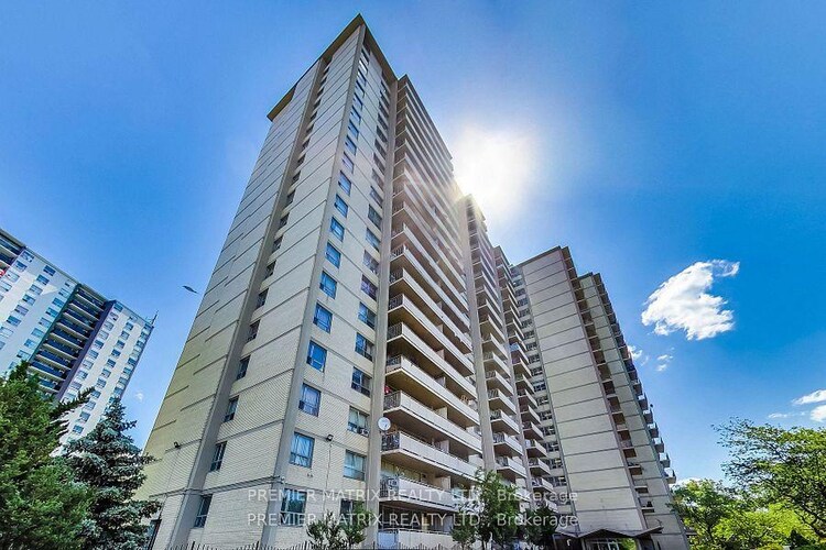 65 Thorncliffe Park Drive, Toronto, ON, Thorncliffe Park