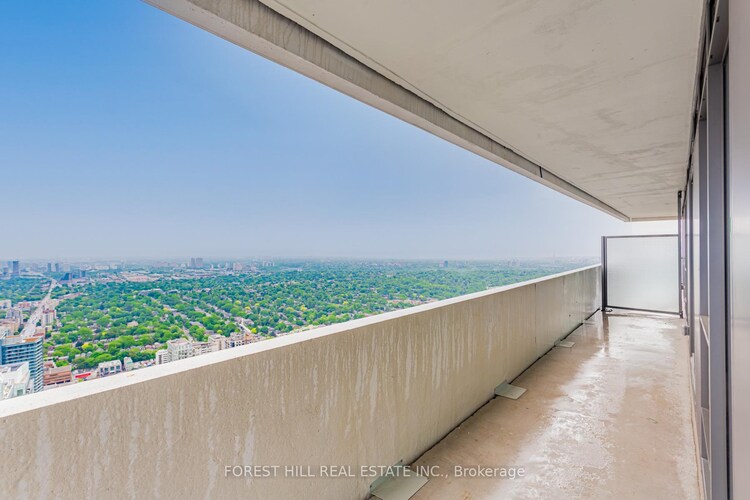 2221 Yonge Street, Toronto, ON, Mount Pleasant West