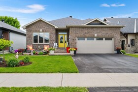 34 Senators Gate Drive, Lanark, ON , MLS #X12195510 , Image - 1