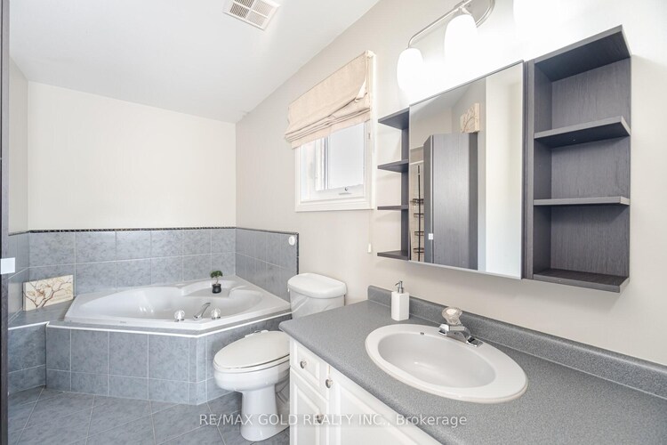 38 ESPOSITO Drive, Caledon, ON, Bolton East