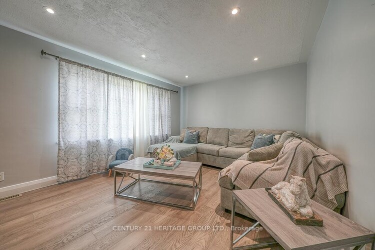 825 Maple Avenue, Woodstock, ON, Woodstock - South