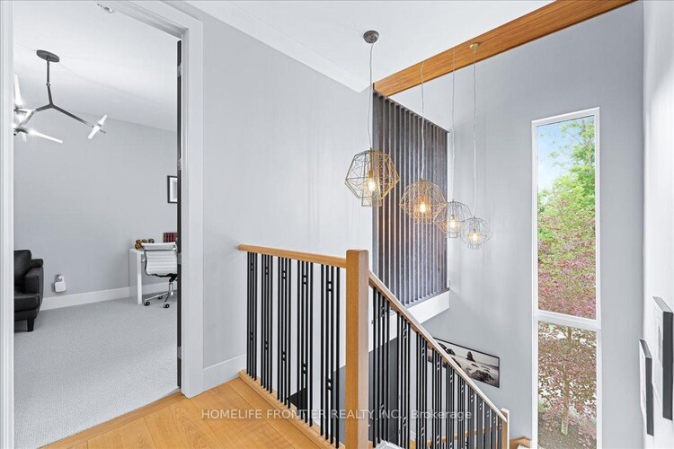 1452 Byron Baseline Road, London South, ON, South K