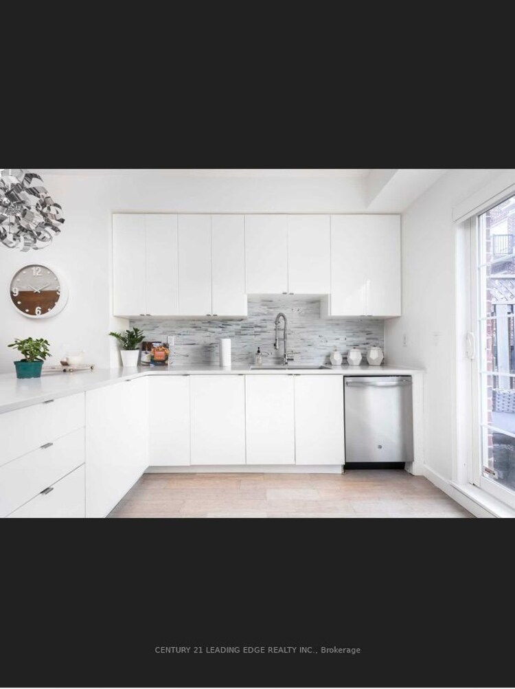 113 The Queensway Way N, Toronto, ON, High Park-Swansea