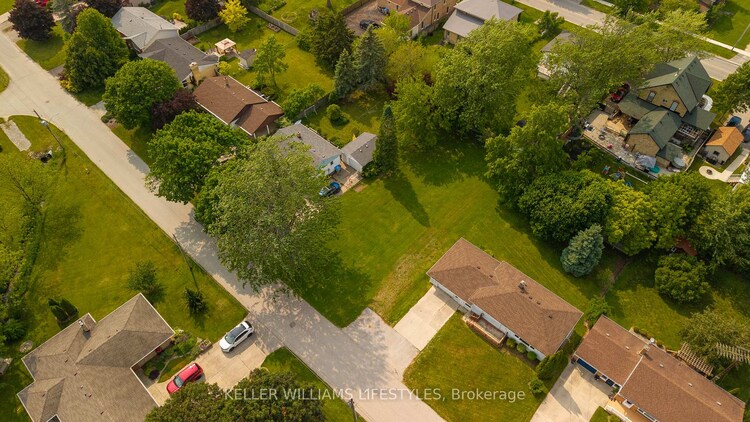 24 MAC KENZIE Street, Lambton Shores, ON, Forest