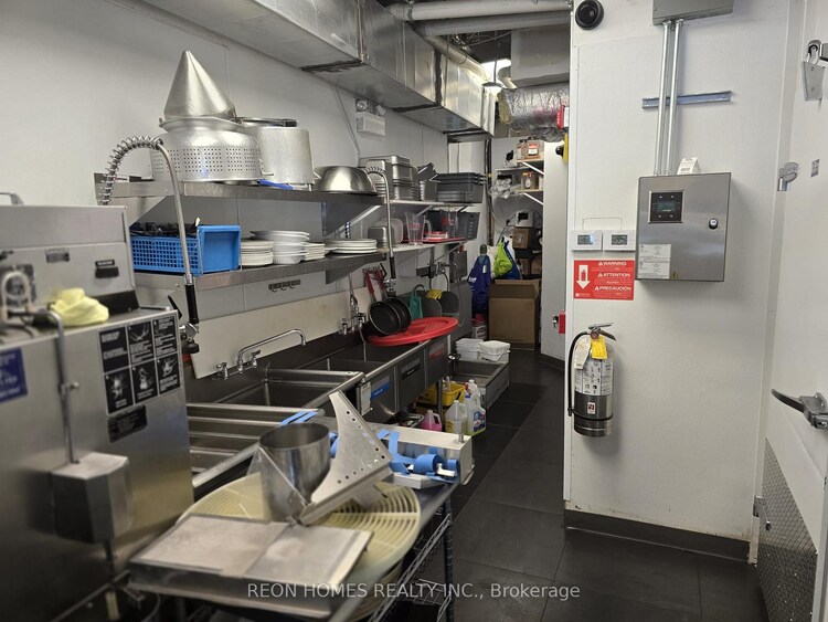 1800 Simcoe Street N, Oshawa, ON, Samac