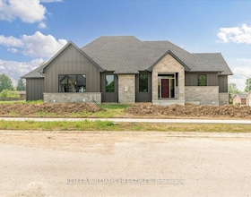 39 EAST GLEN Drive, Lambton, ON , MLS #X12603818 , Image - 1