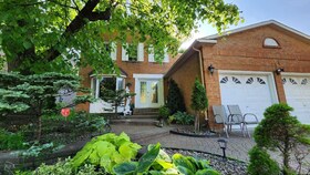 566 Falwyn Crescent W, Ottawa, ON , MLS #X12202333 , Image - 1