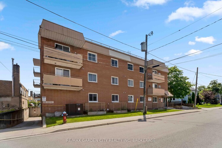 4692 Crysler Avenue, Niagara Falls, ON, 210 - Downtown