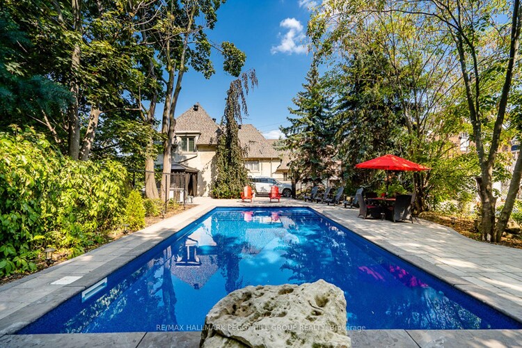 60 High Street, Barrie, ON, Queen's Park