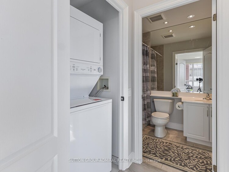 1 Clairtrell Road, Toronto, ON, Willowdale East