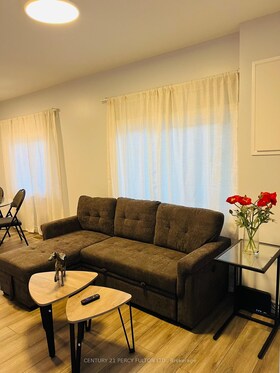 912 Beechwood Avenue, Peel, ON , MLS #W12205249 , Image - 1