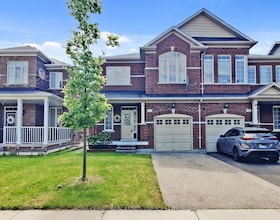 24 Accent Circle, Peel, ON