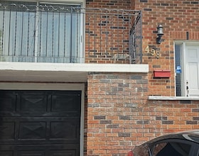 498 Meadows Boulevard, Peel, ON