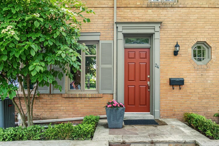 24 Heather Road, Toronto, ON, Leaside