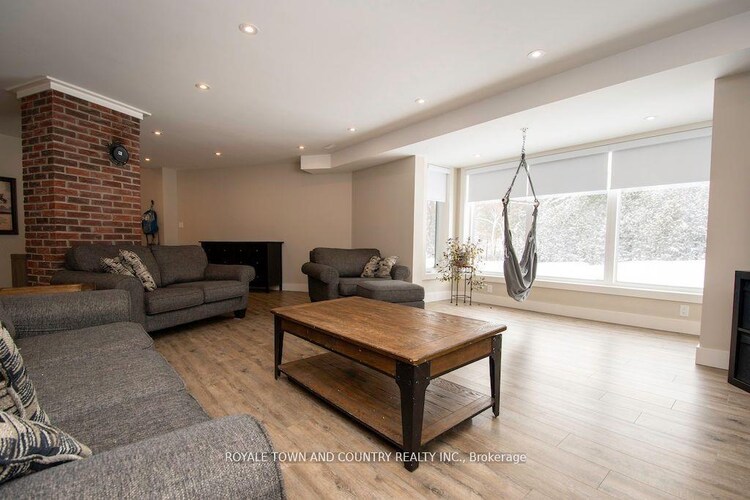 829 Peace Road, Kawartha Lakes, ON, Emily