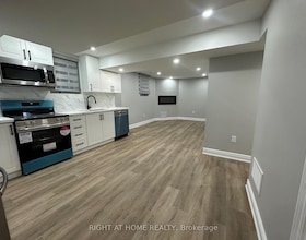 906 Farmstead Drive, Halton, ON , MLS #W13837420 , Image - 1