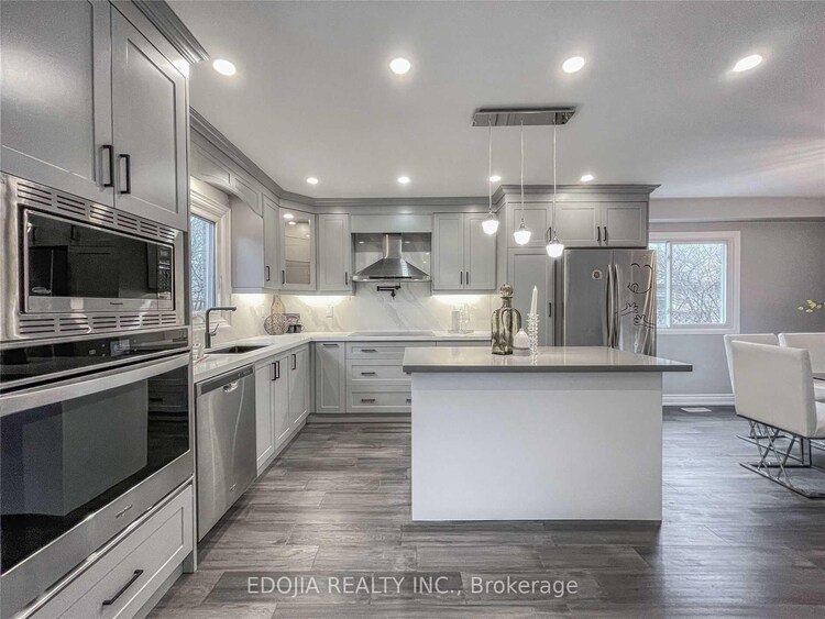 136 Bristol Road, Newmarket, ON, Bristol-London