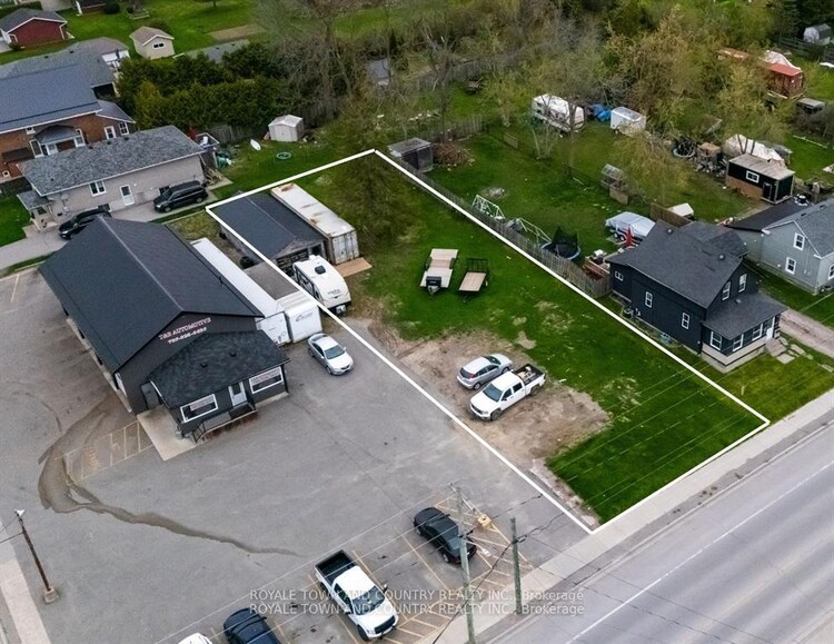 122 Queen Street, Kawartha Lakes, ON, Lindsay