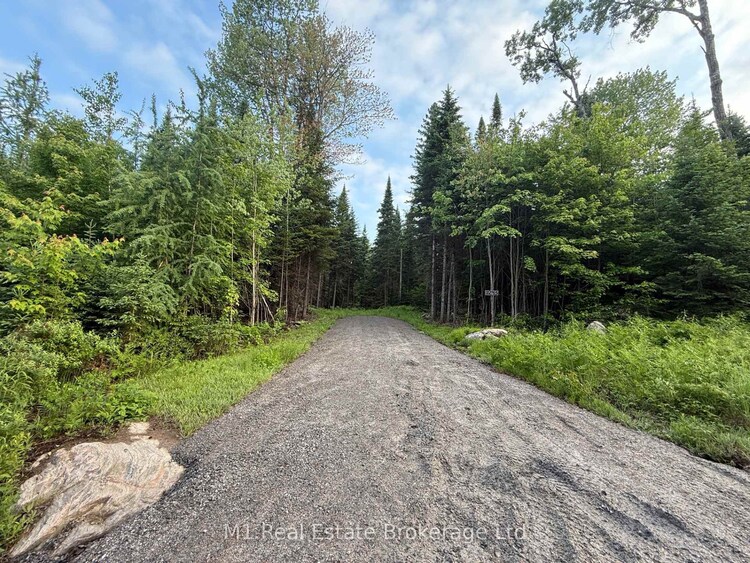 2243 Etwell Road E, Huntsville, ON, Stisted