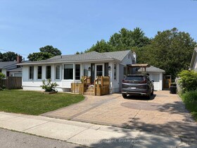 202 Bennett Street W, Huron, ON , MLS #X12490936 , Image - 1