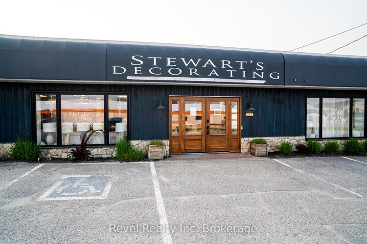 1370 Regina Street, North Bay, ON, Central