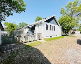 15 Poplar Crescent, Cochrane, ON , MLS #T12222951 , Image - 1
