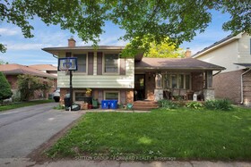 58 Winding Way Crescent, Middlesex, ON , MLS #X12416739 , Image - 1