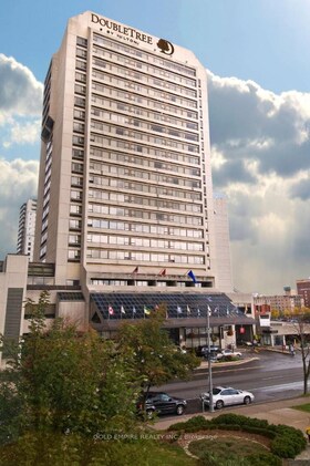 300 King Street, Middlesex, ON , MLS #X12569858 , Image - 1