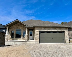 910 13TH Street, Grey County, ON , MLS #X12226913 , Image - 1