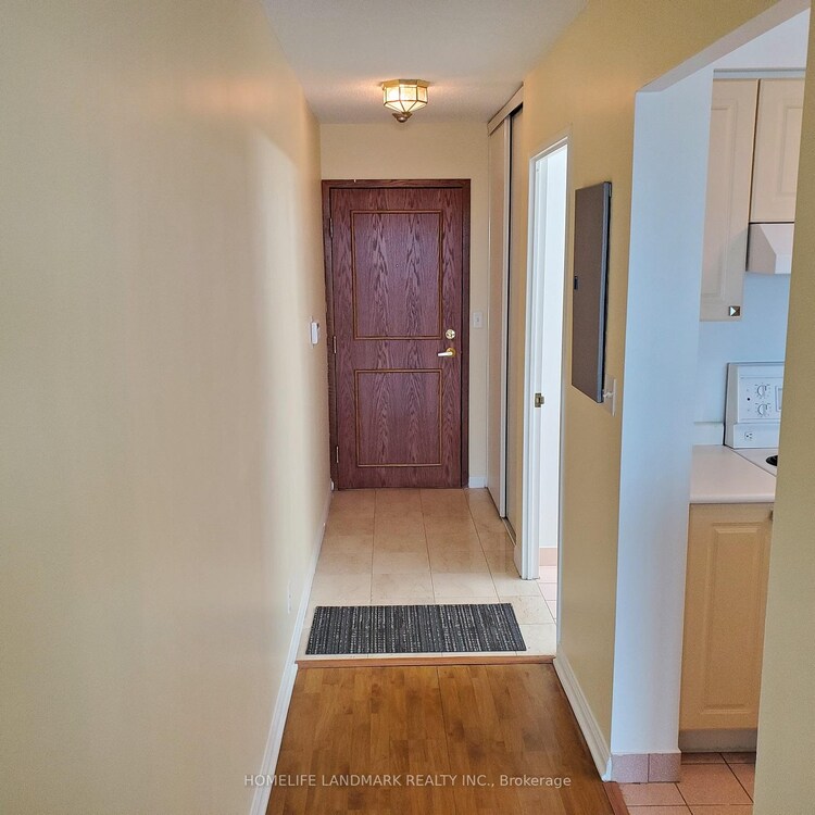 8 Lee Centre Drive, Toronto, ON, Woburn