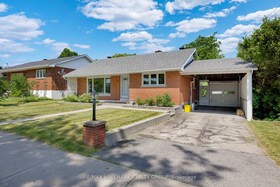 66 Broadview Avenue E, Lanark, ON , MLS #X12408607 , Image - 1
